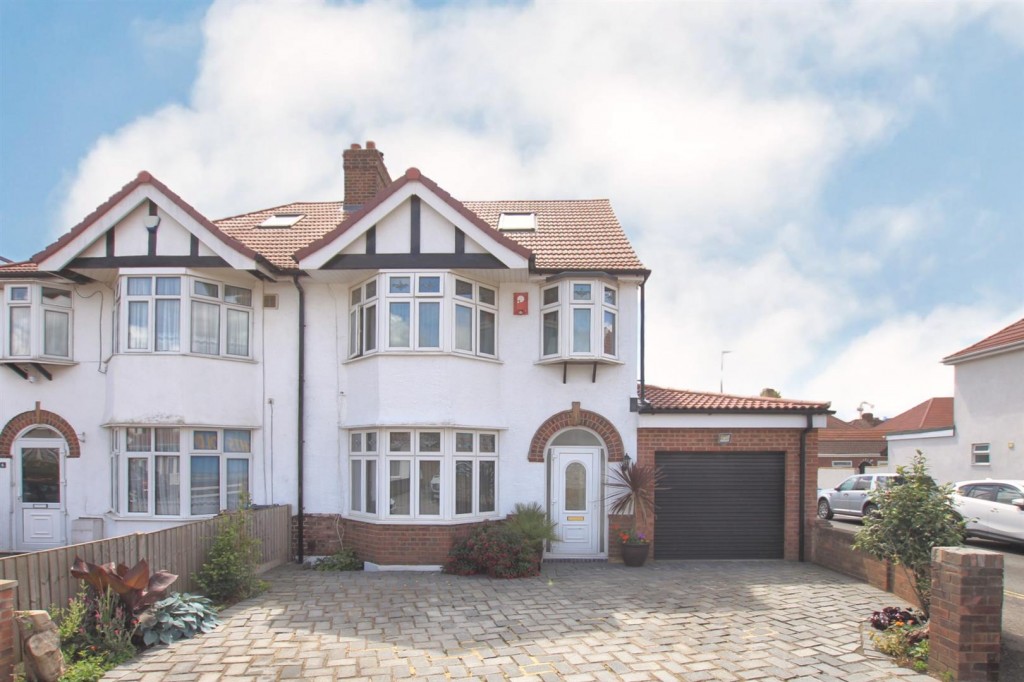 Lampton Avenue Hounslow Tw3 4 Bedroom House Semi Detached