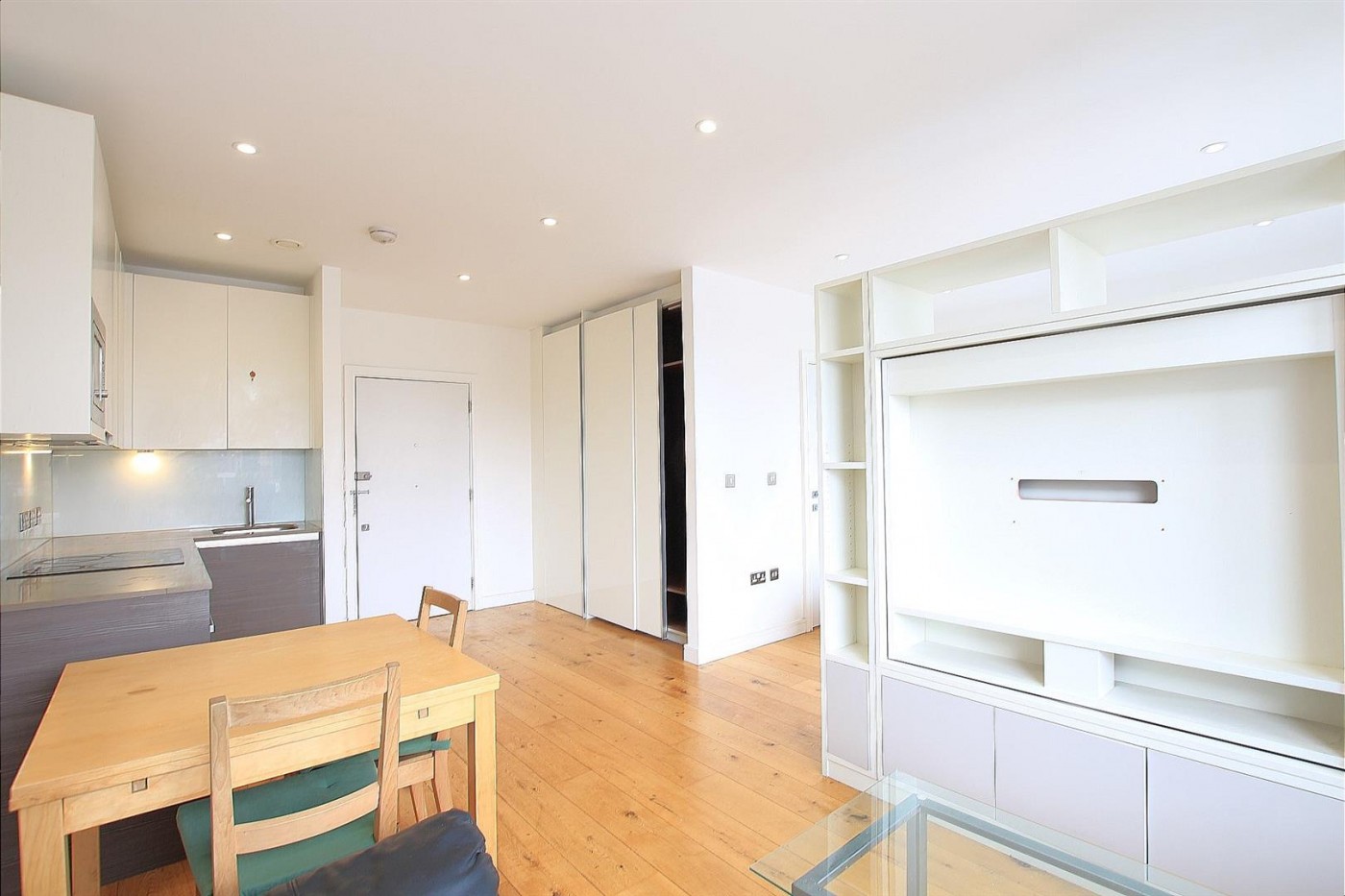 Central House Lampton Road Hounslow Tw3 Apartment